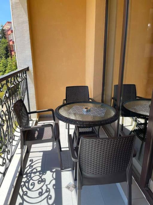 Astoria 5. K.k. Elenite Apartament Święty Włas